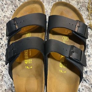 NW Size 42EU Black Birkenstocks